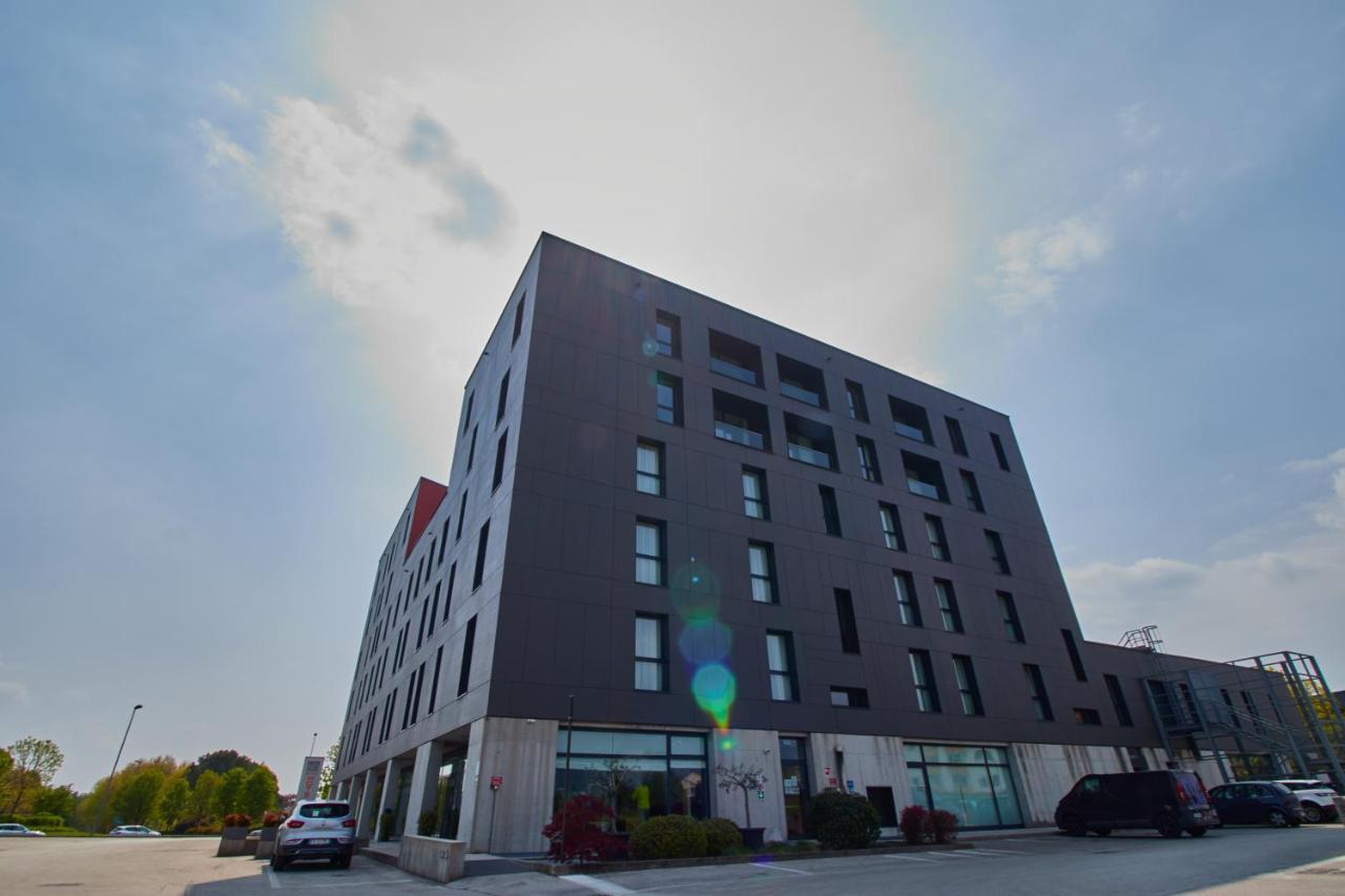 Piazza Lira Schio Residence エクステリア 写真